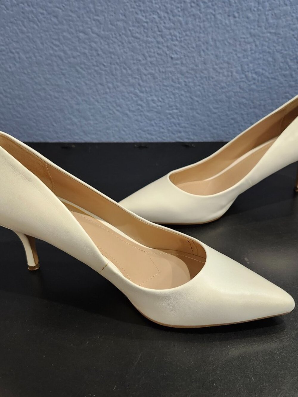 Charles David Addie Pump, White Leather, 9 Medium